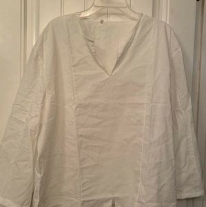 White cotton v neck 3/4 sleeve shirt
